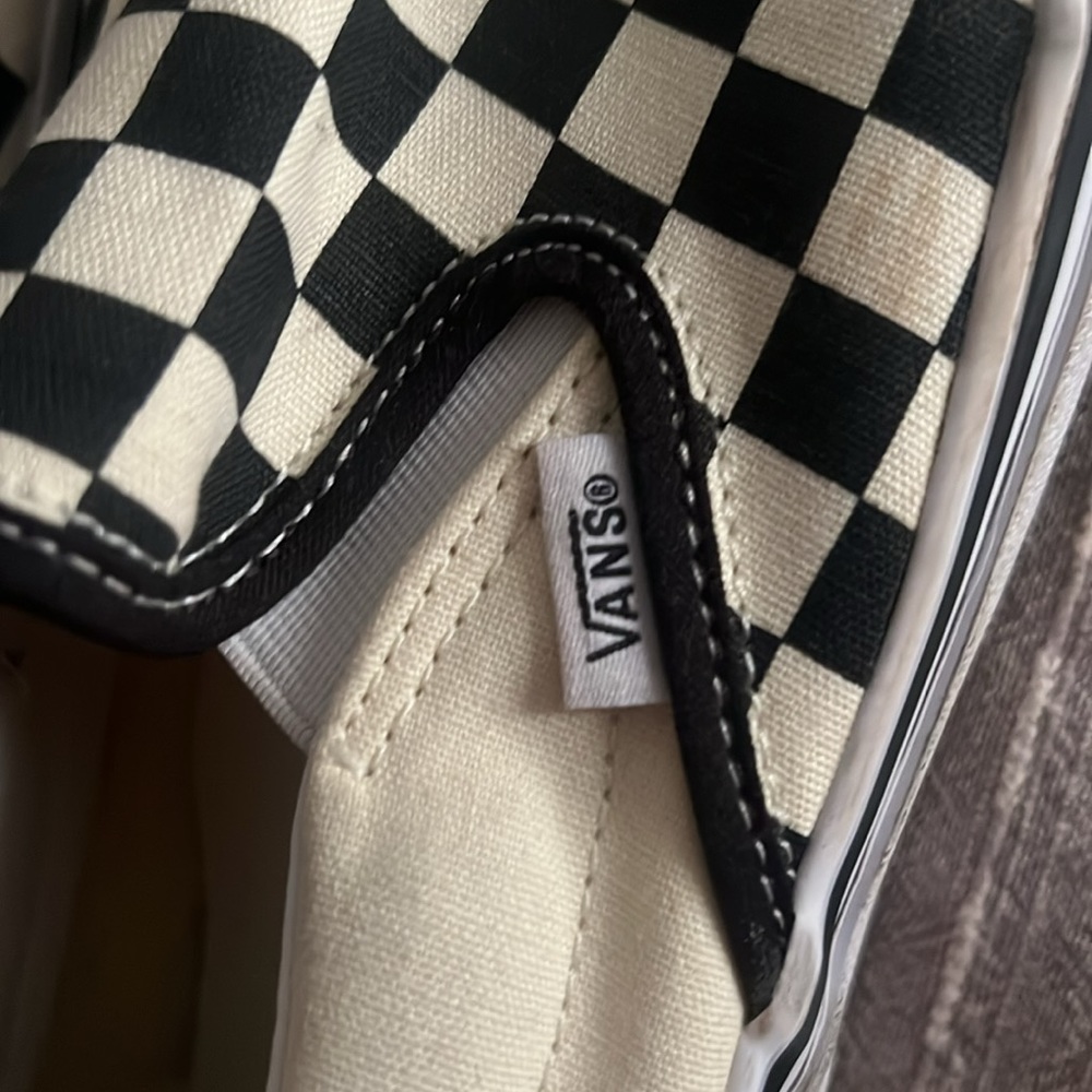 Vans - Picture 3 of 5